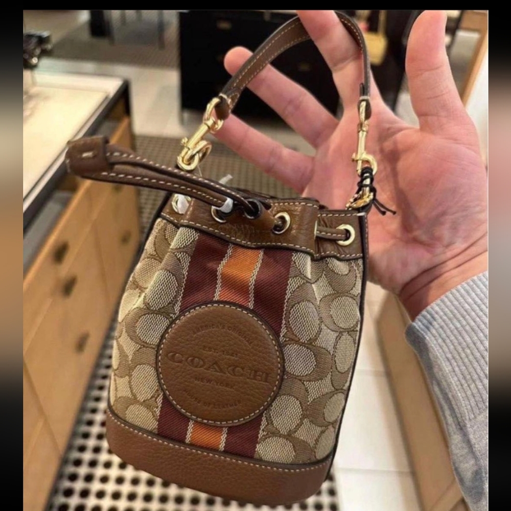 Coach Mini Dempsey Patch Bucket Bag Signature Jacquard Khaki/Saddle C8322 - Picture 3 of 6